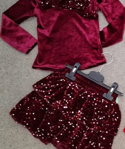 Komplet bluzka i spódniczka z brokatem